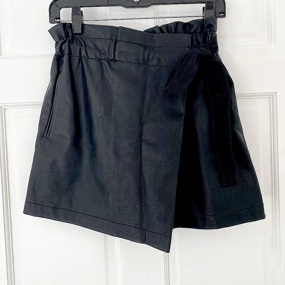 Brand New Zara Faux Leather Wrap Skort with Pockets!